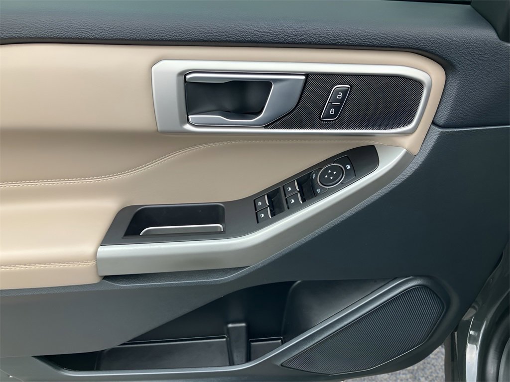 Used 2023 Ford Explorer XLT w/ Equipment Group 202A image 43