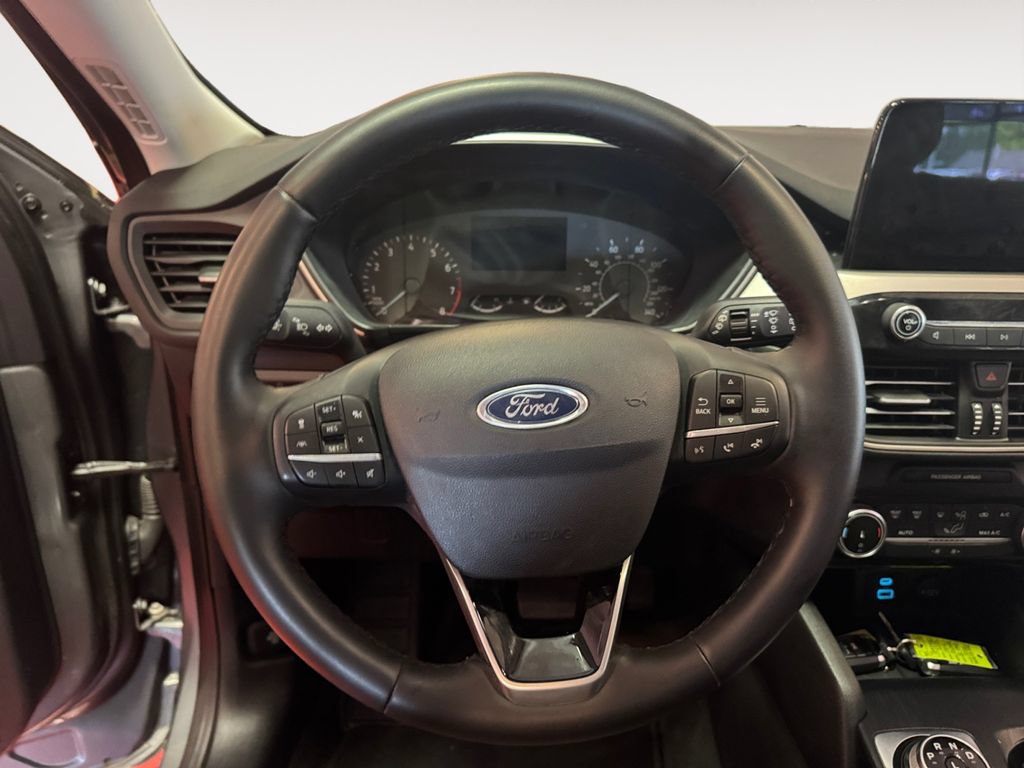 Used 2022 Ford Escape SE w/ Convenience Package FWD image 12