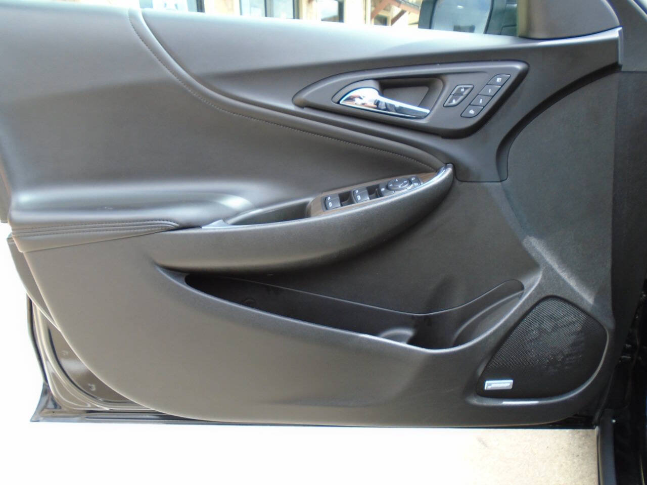 Used 2018 Chevrolet Malibu Premier w/ Premier Sun and Wheel Package FWD image 28