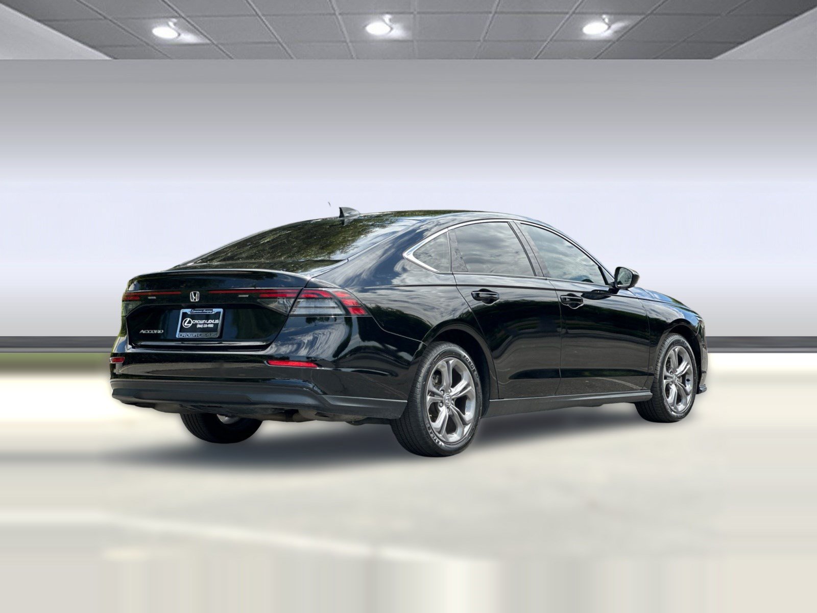 Used 2024 Honda Accord EX image 9