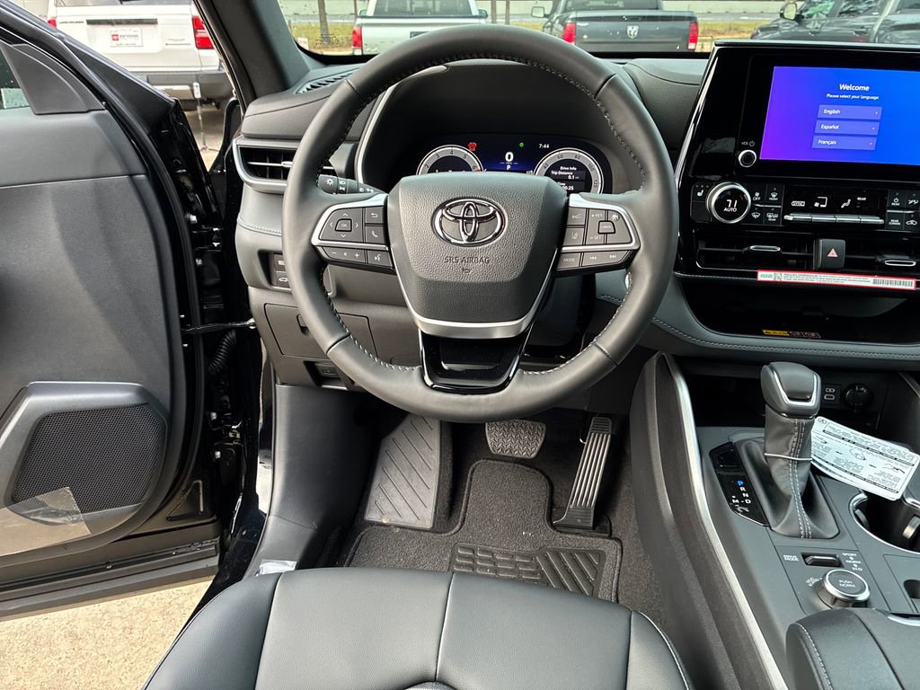 New 2026 Toyota Highlander XSE image 21