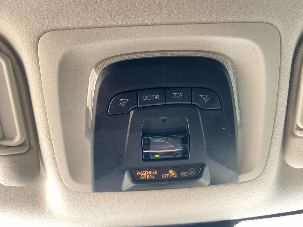 Used 2025 Toyota Corolla LE FWD image 18