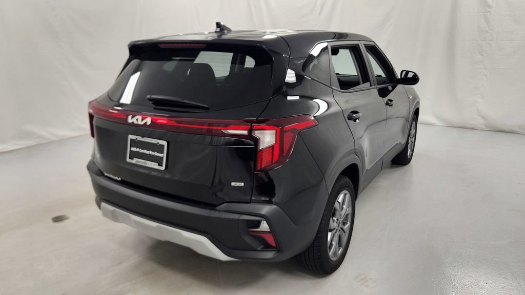 Used 2024 Kia Seltos LX AWD/4WD image 3