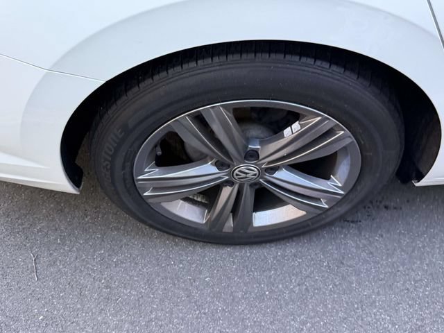 Certified 2021 Volkswagen Jetta R-Line w/ R-Line Cold Weather Package FWD image 8