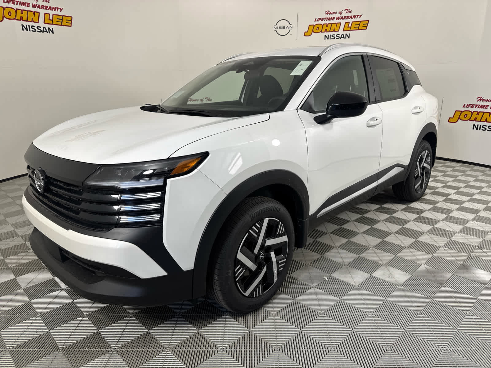 New 2026 Nissan Kicks SV w/ Illumination Package