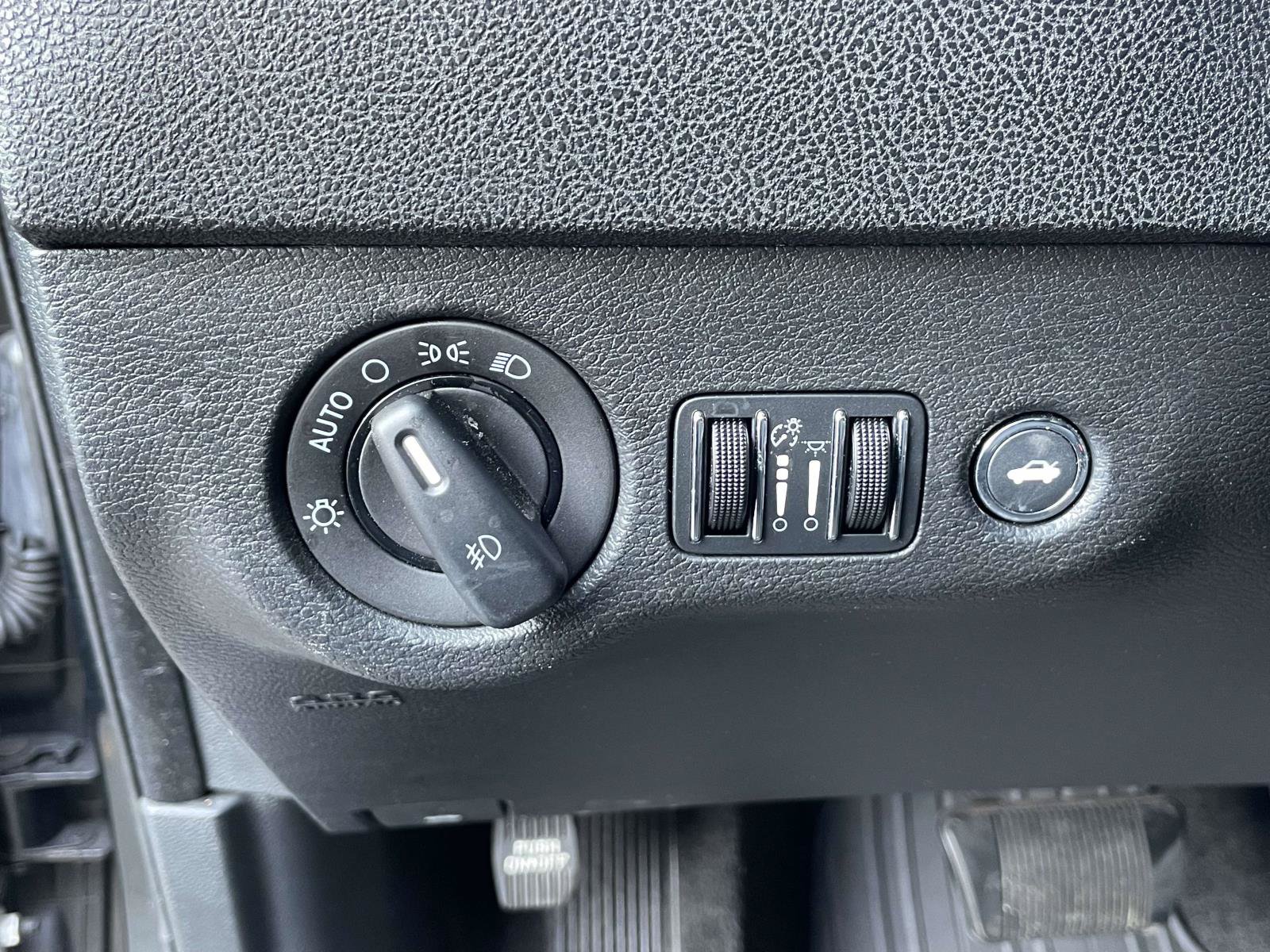 Used 2012 Dodge Charger SXT Plus RWD image 20