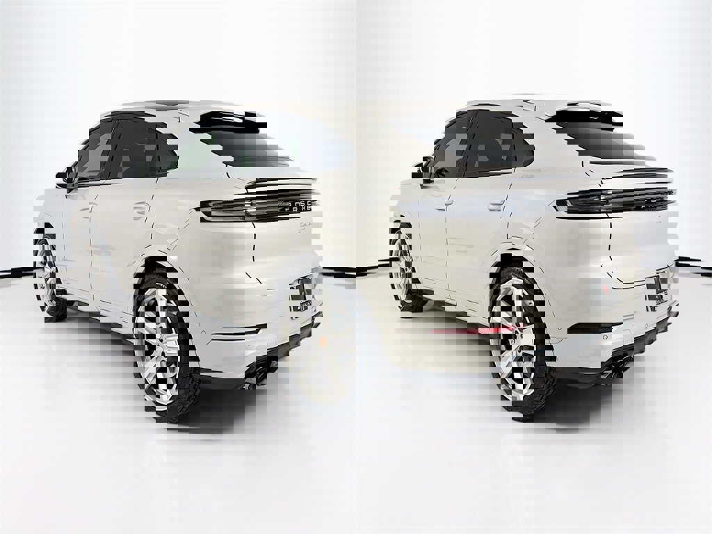 New 2026 Porsche Cayenne Coupe image 3