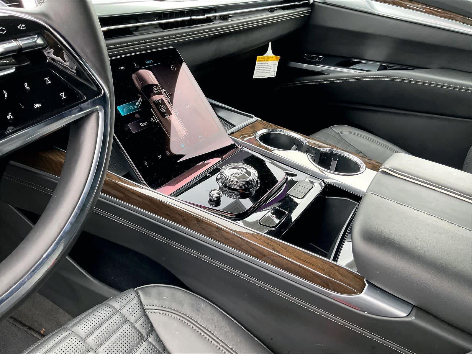Used 2025 Cadillac Escalade Sport Platinum AWD/4WD image 20