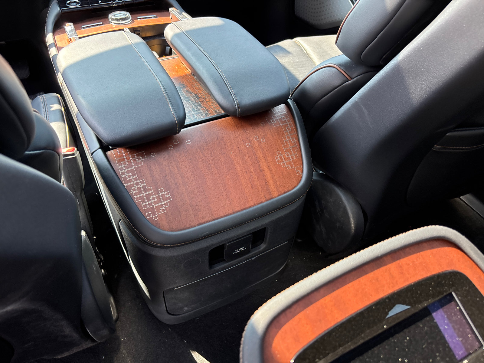 New 2026 Lincoln Navigator Black Label AWD/4WD image 32