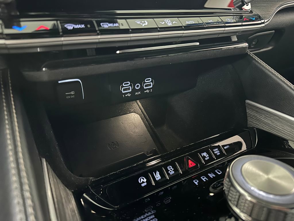 Certified 2024 Jeep Wagoneer Series II AWD/4WD image 30