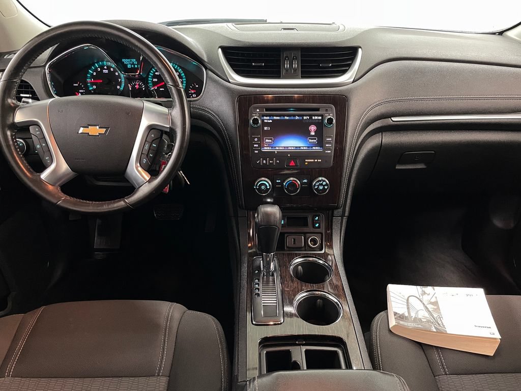 Certified 2015 Chevrolet Traverse LT w/ Style and Technology Package FWD image 2