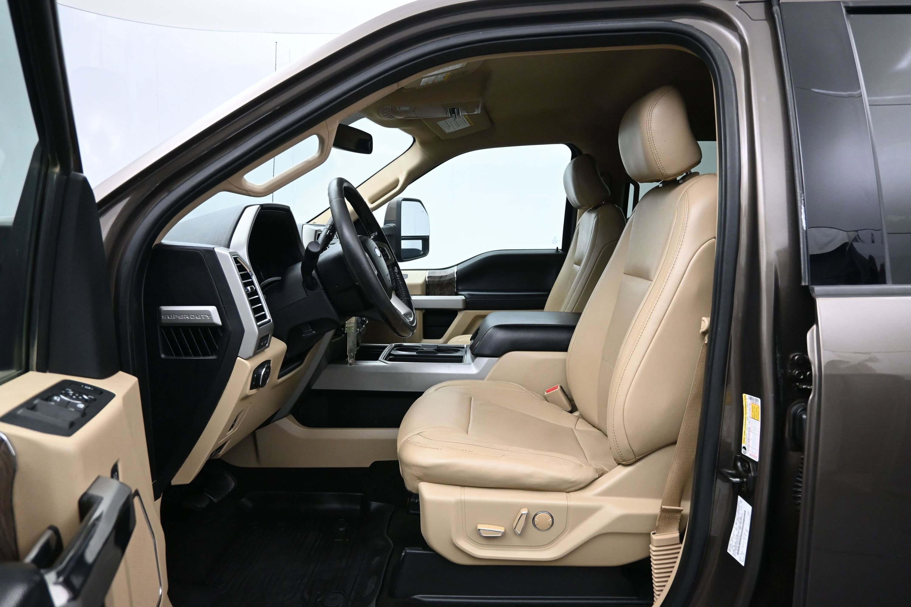 Used 2017 Ford F250 Lariat AWD/4WD image 9