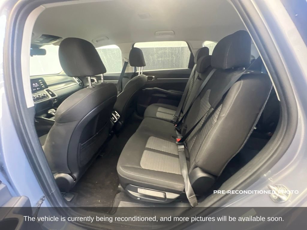 Used 2023 Kia Sorento LX FWD image 12