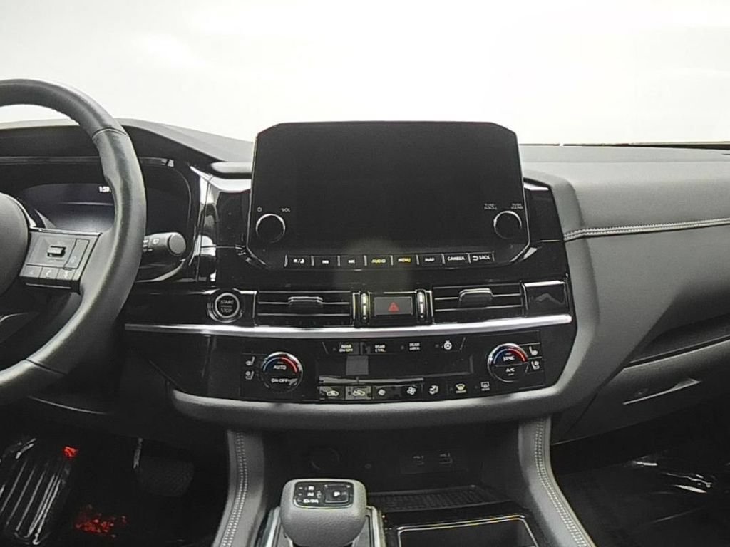 Used 2023 Nissan Pathfinder Platinum AWD/4WD image 26