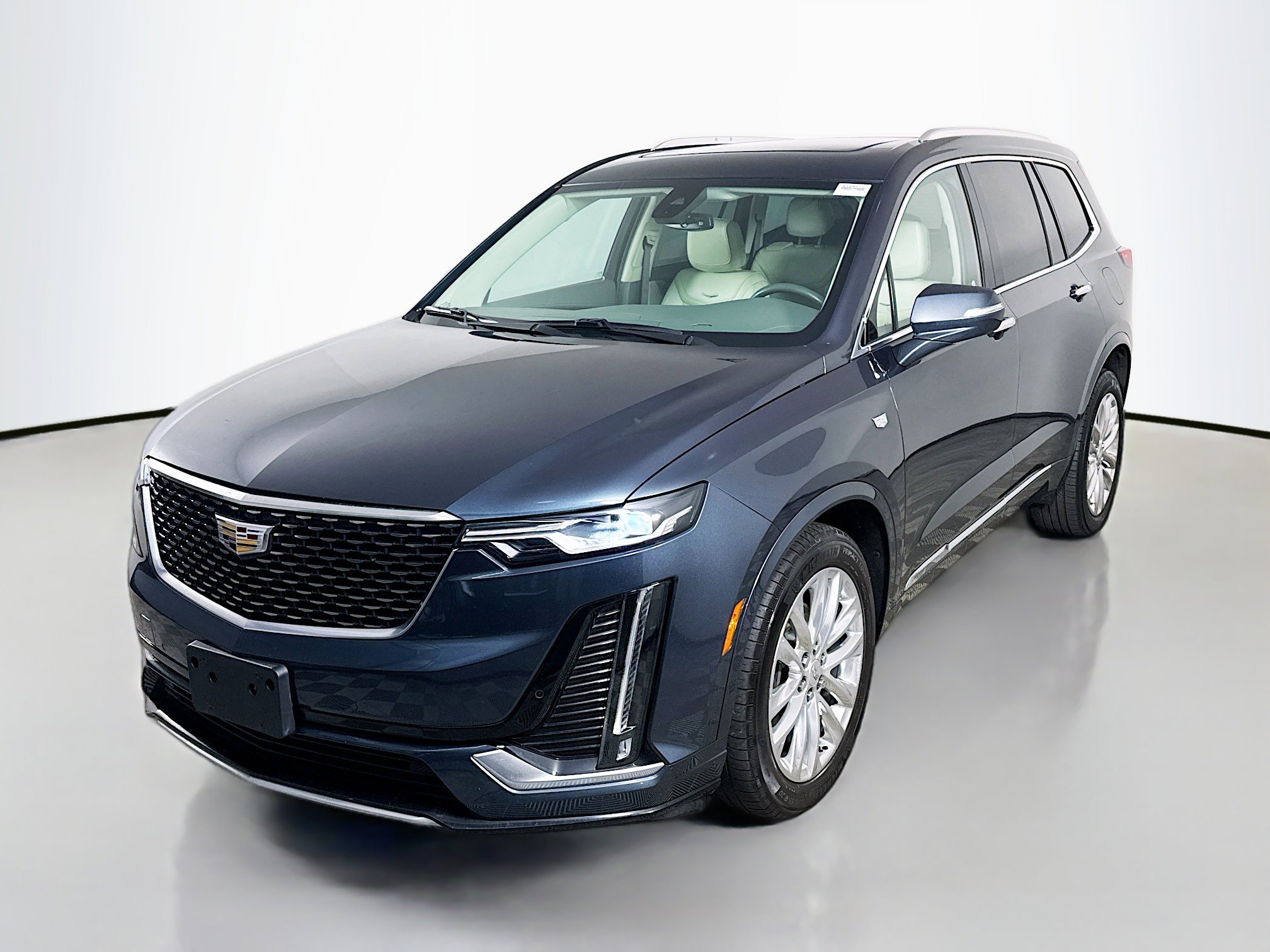 Used 2020 Cadillac XT6 Premium Luxury AWD/4WD image 4