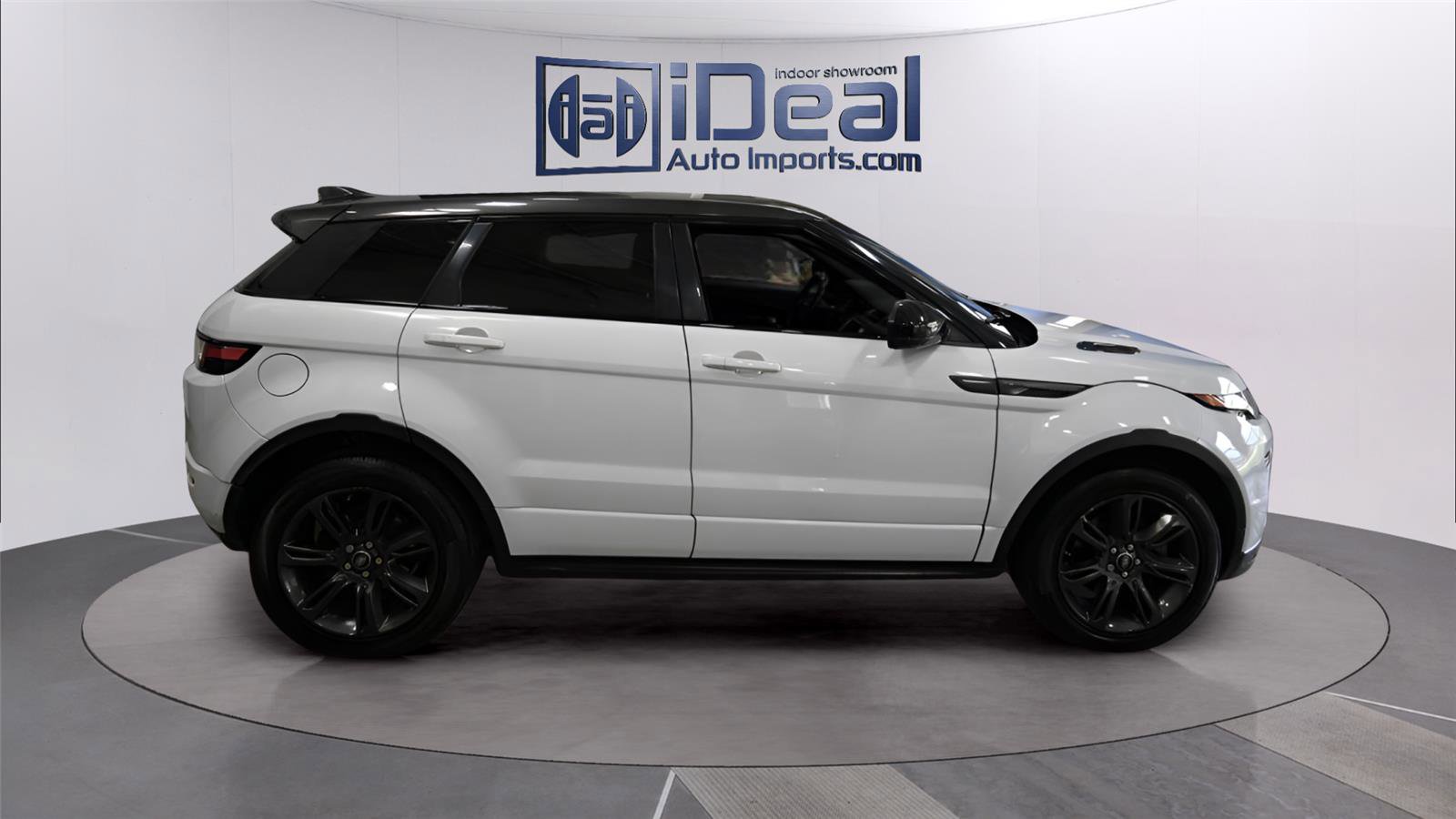 Used 2019 Land Rover Range Rover Evoque SE Premium AWD/4WD image 6
