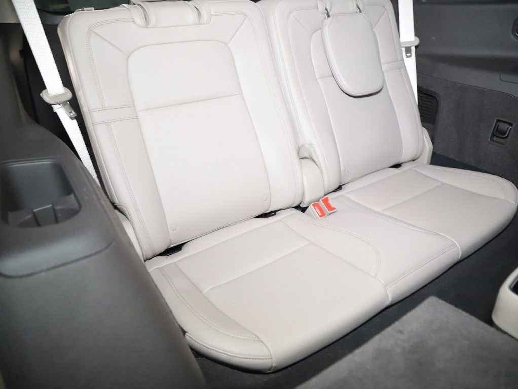 Certified 2023 Lincoln Aviator Reserve w/ Equipment Group 201A image 36