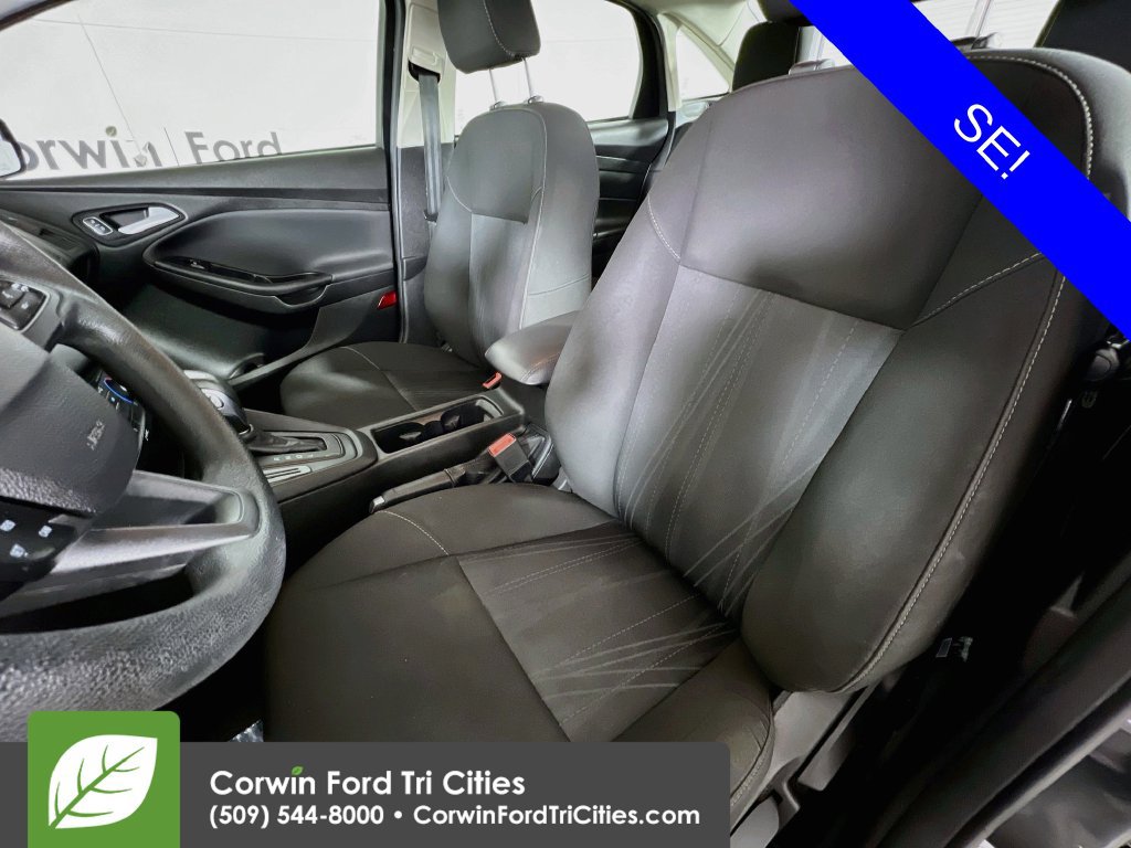 Used 2015 Ford Focus SE FWD image 23