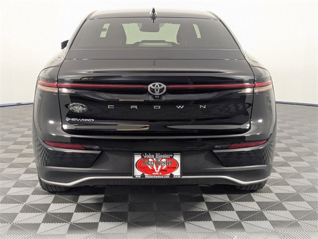 Used 2025 Toyota Crown XLE image 6