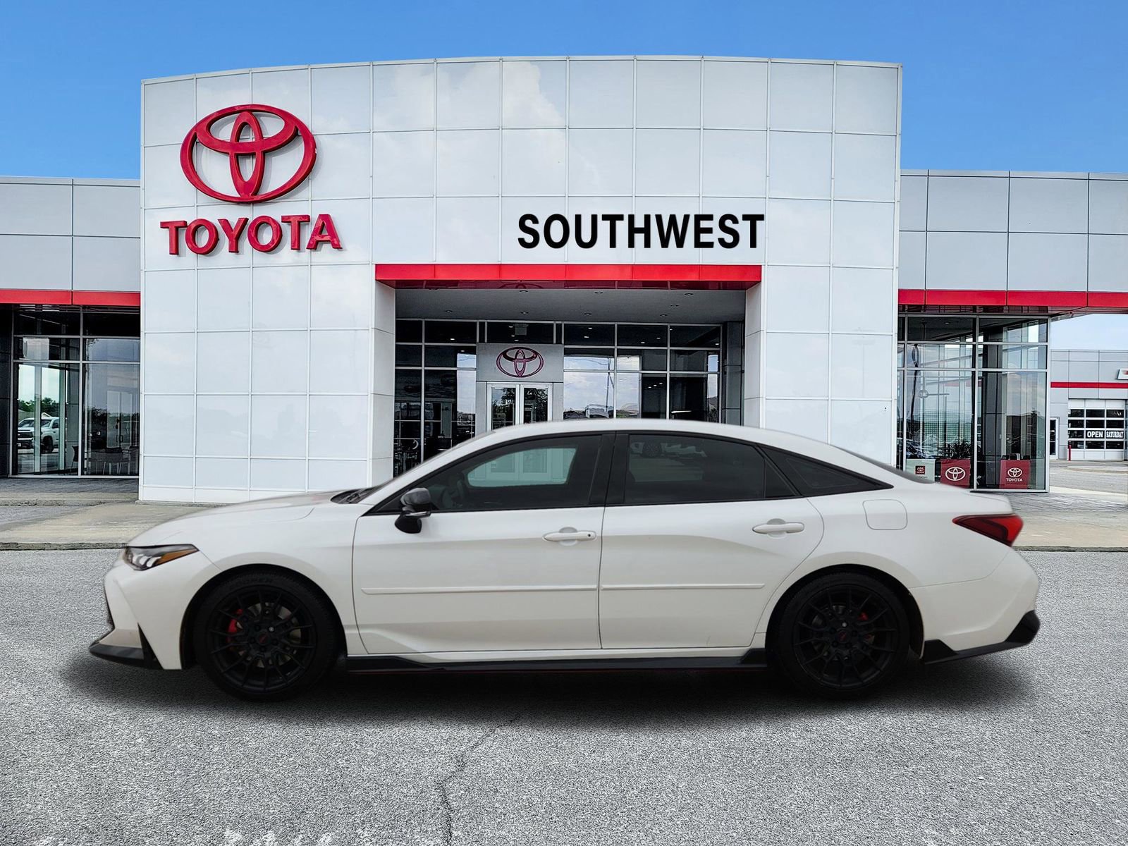 Used 2020 Toyota Avalon TRD FWD image 3