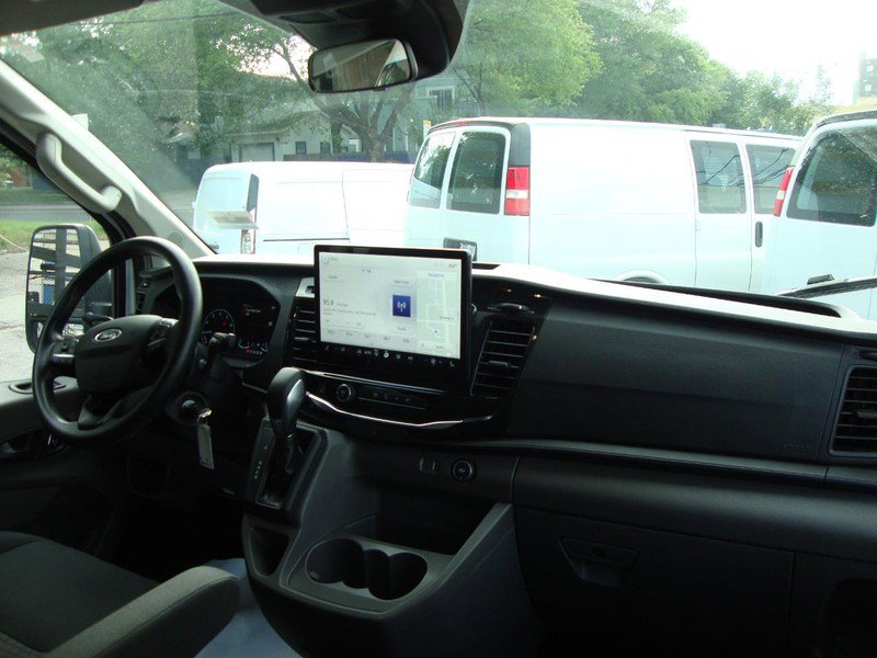 Used 2023 Ford Transit 350 XLT image 7
