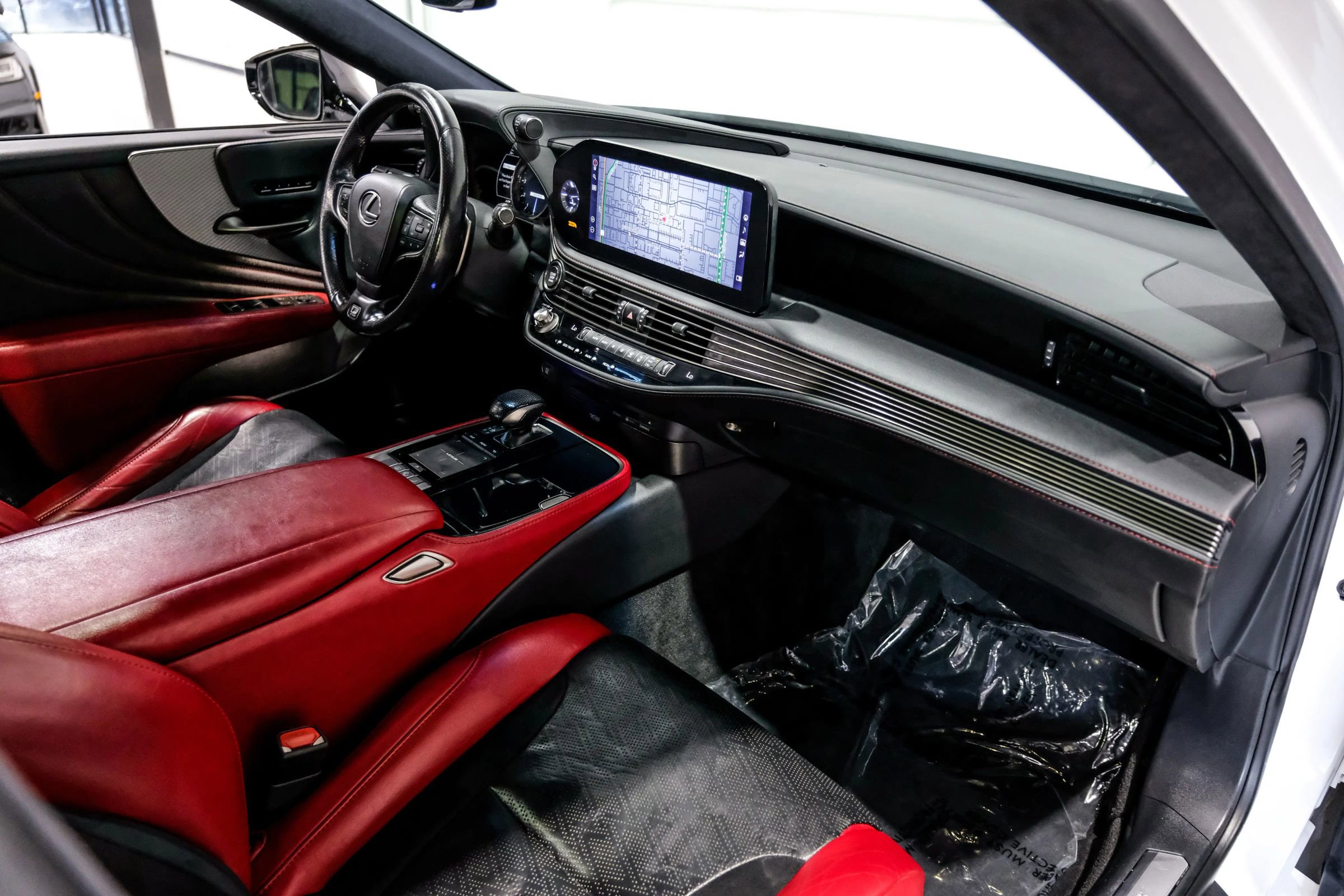 Used 2021 Lexus LS 500 F Sport w/ Accessory Package (Z2) image 18