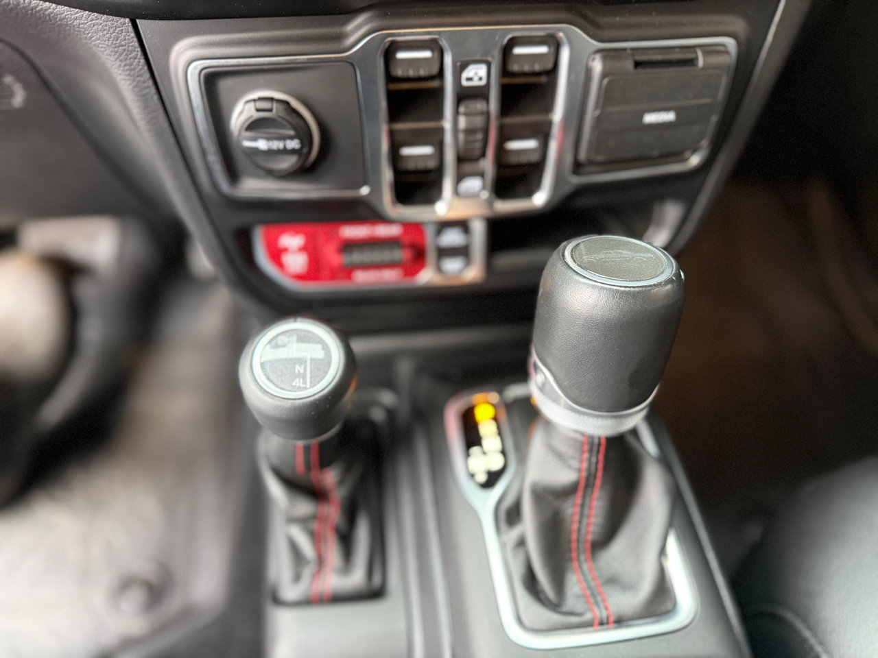 Used 2023 Jeep Gladiator Rubicon w/ Dual Top Group image 22