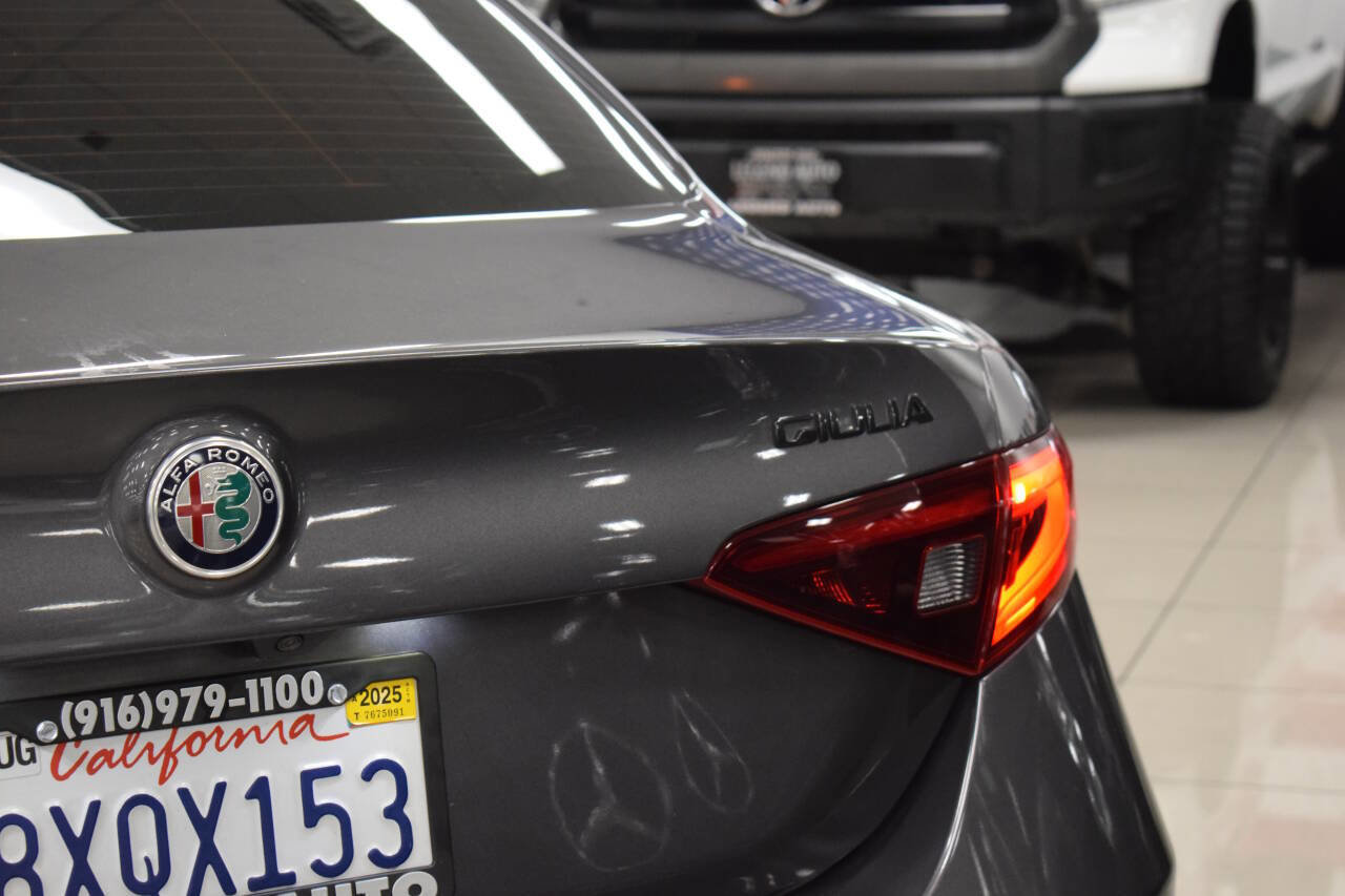 Used 2021 Alfa Romeo Giulia Sprint w/ Nero Edizione image 15
