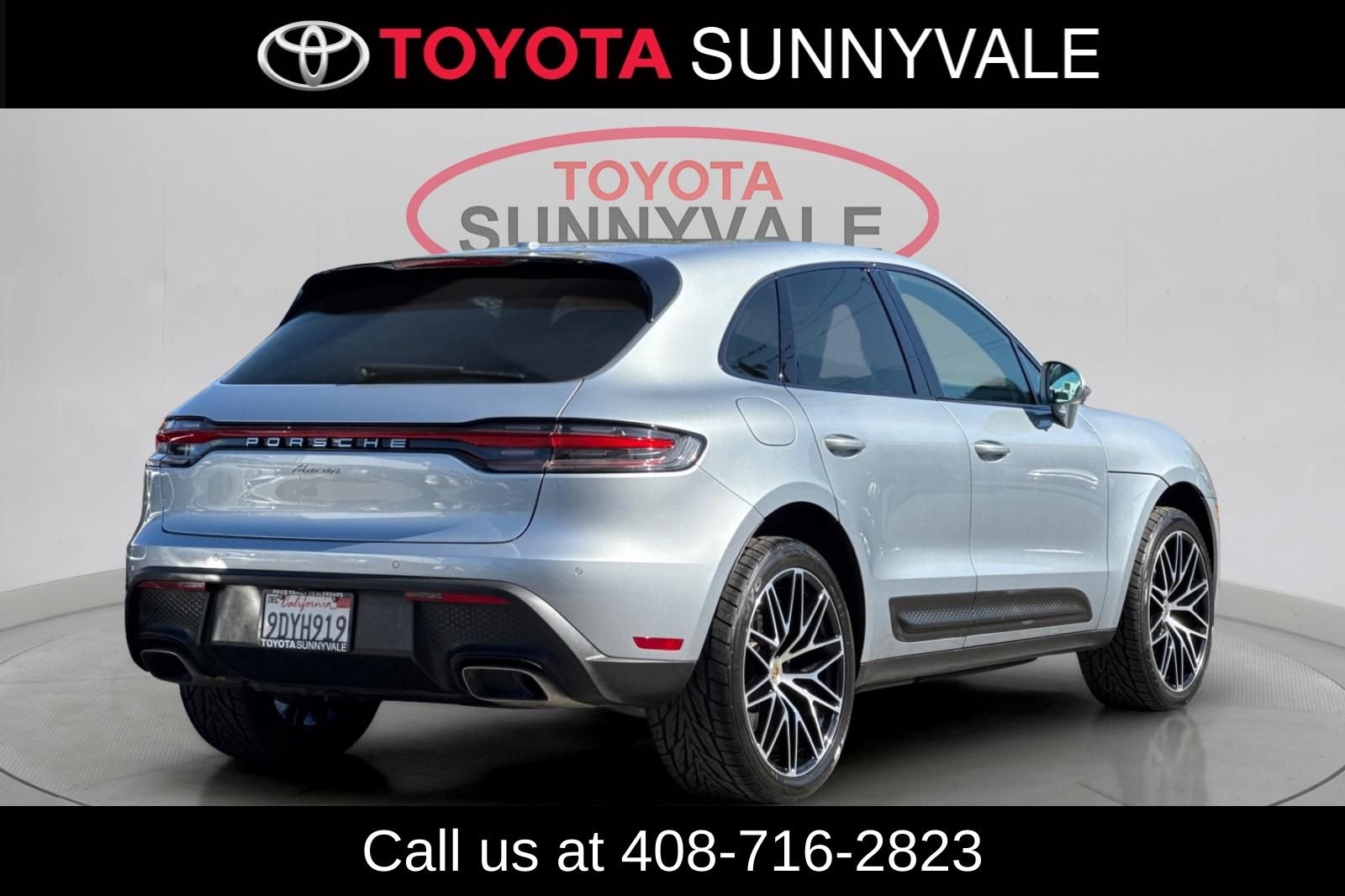 Used 2022 Porsche Macan AWD/4WD image 3