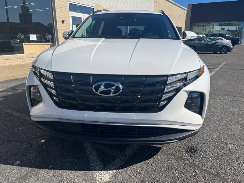 Used 2023 Hyundai Tucson SEL FWD image 2