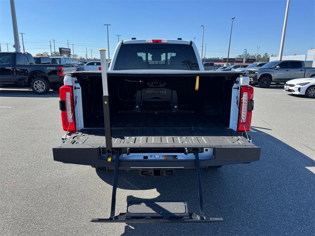 Used 2025 Ford F350 Lariat w/ Lariat Ultimate Package image 18
