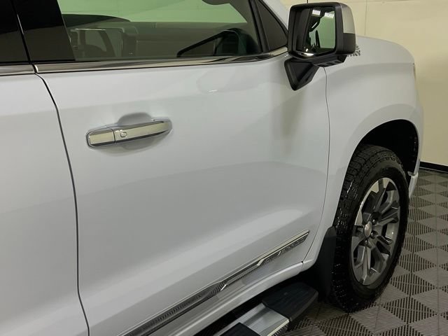 Used 2026 Chevrolet Silverado 1500 High Country w/ Technology Package AWD/4WD image 9