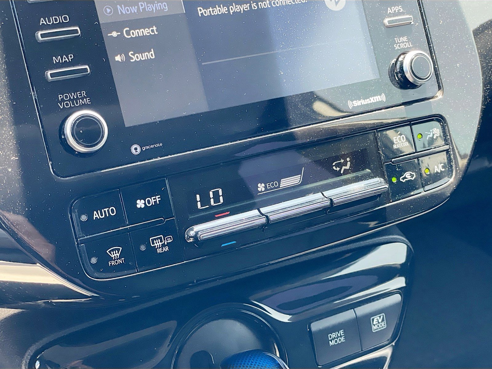 Used 2022 Toyota Prius XLE w/ Advanced Technology Package FWD image 11