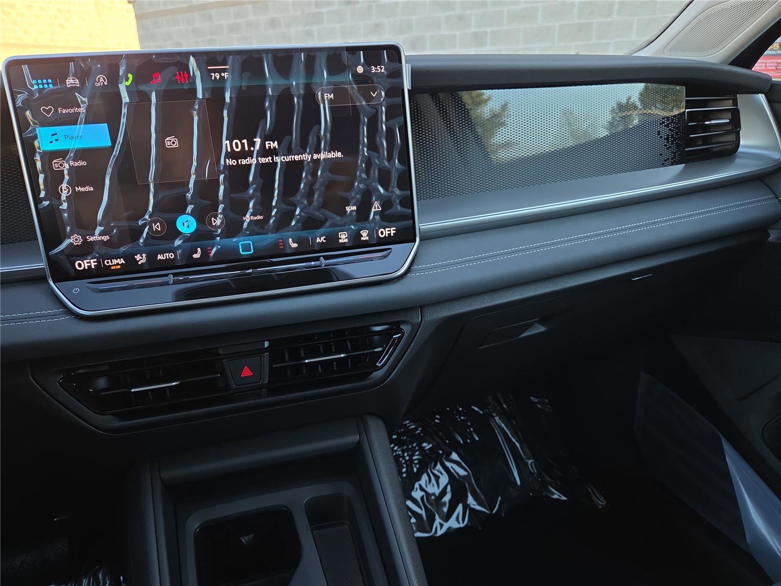 New 2026 Volkswagen Tiguan SE AWD/4WD image 17