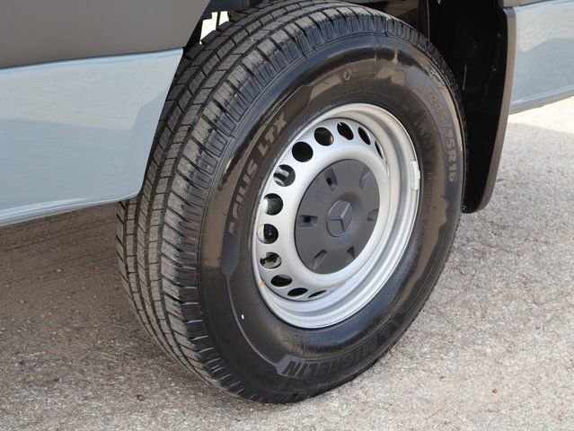 Used 2025 Mercedes-Benz Sprinter 2500 image 38
