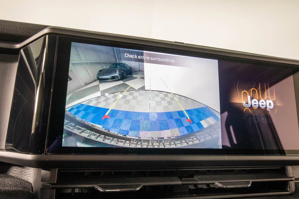 Used 2024 Jeep Wrangler Willys image 23