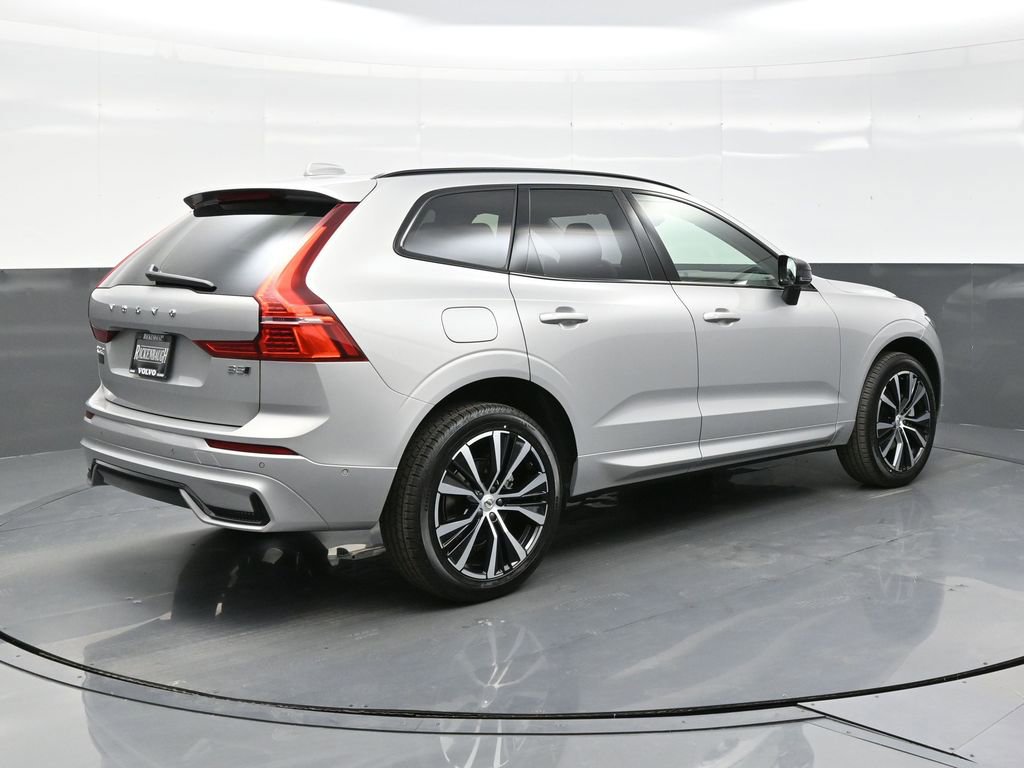 Used 2025 Volvo XC60 B5 Plus w/ Climate Package image 7