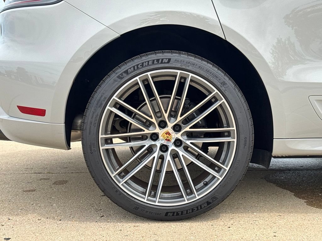 Used 2026 Porsche Macan AWD/4WD image 46