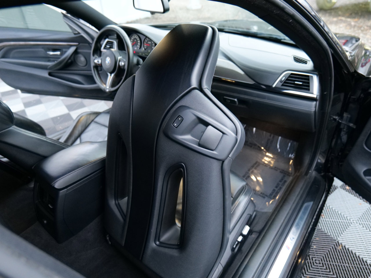 Used 2020 BMW M4 Coupe w/ Competition Package image 47