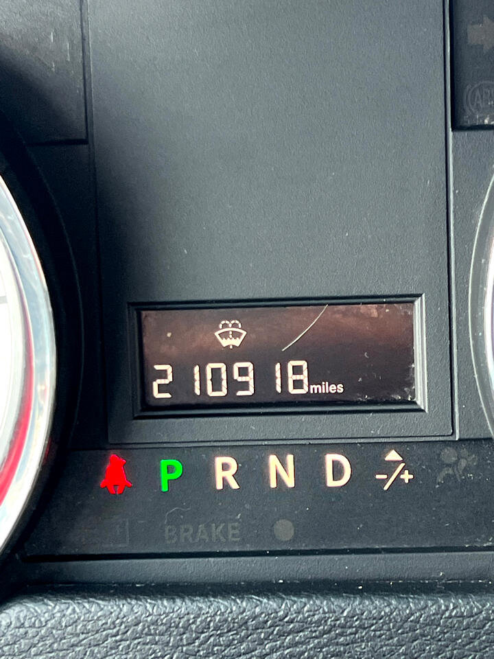 Used 2017 Dodge Grand Caravan SE image 18