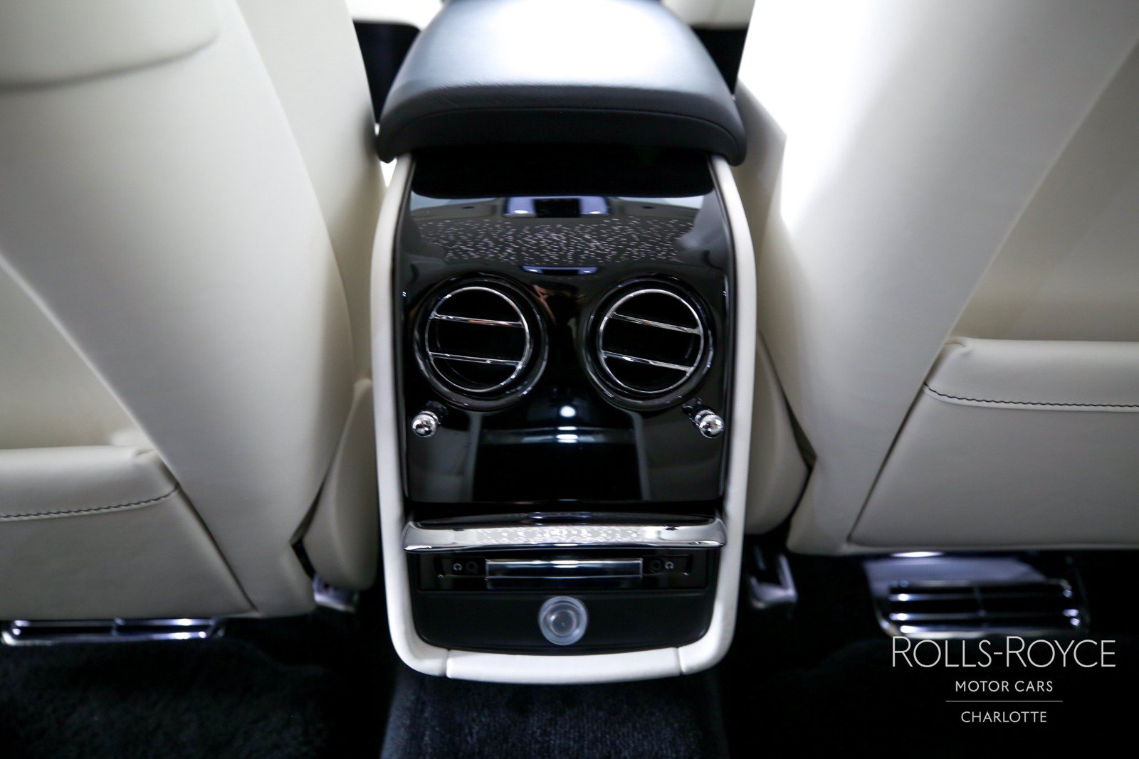 Certified 2024 Rolls-Royce Phantom Sedan RWD image 23