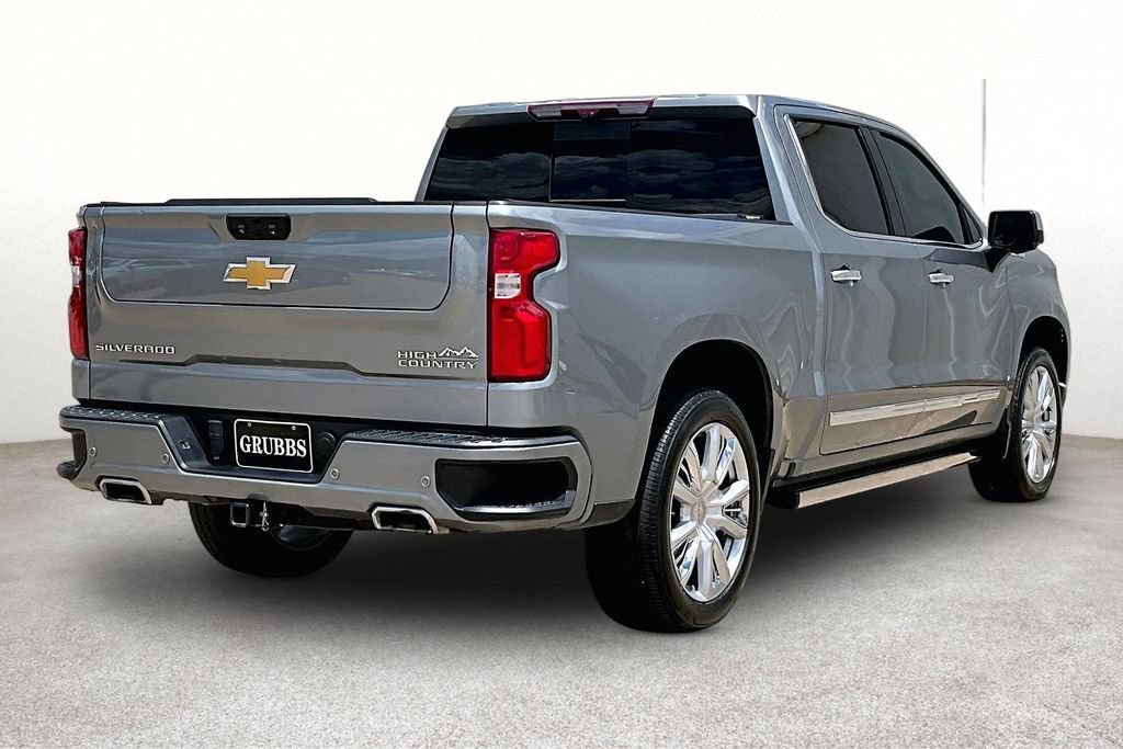 Used 2023 Chevrolet Silverado 1500 High Country w/ High Country Premium Package AWD/4WD image 2