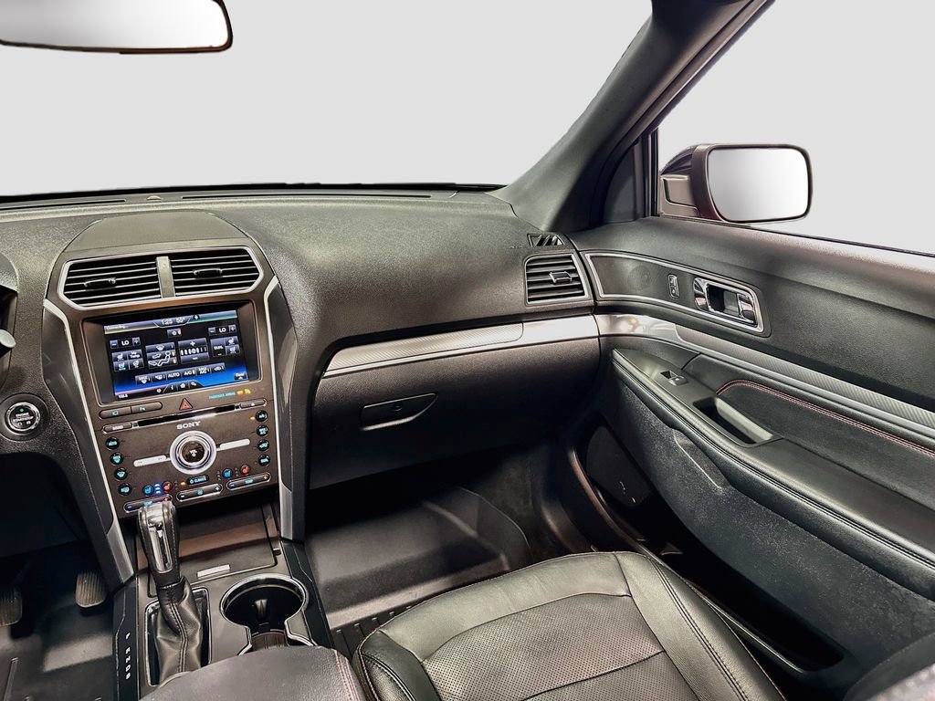 Used 2016 Ford Explorer Sport w/ Equipment Group 401A AWD/4WD image 26