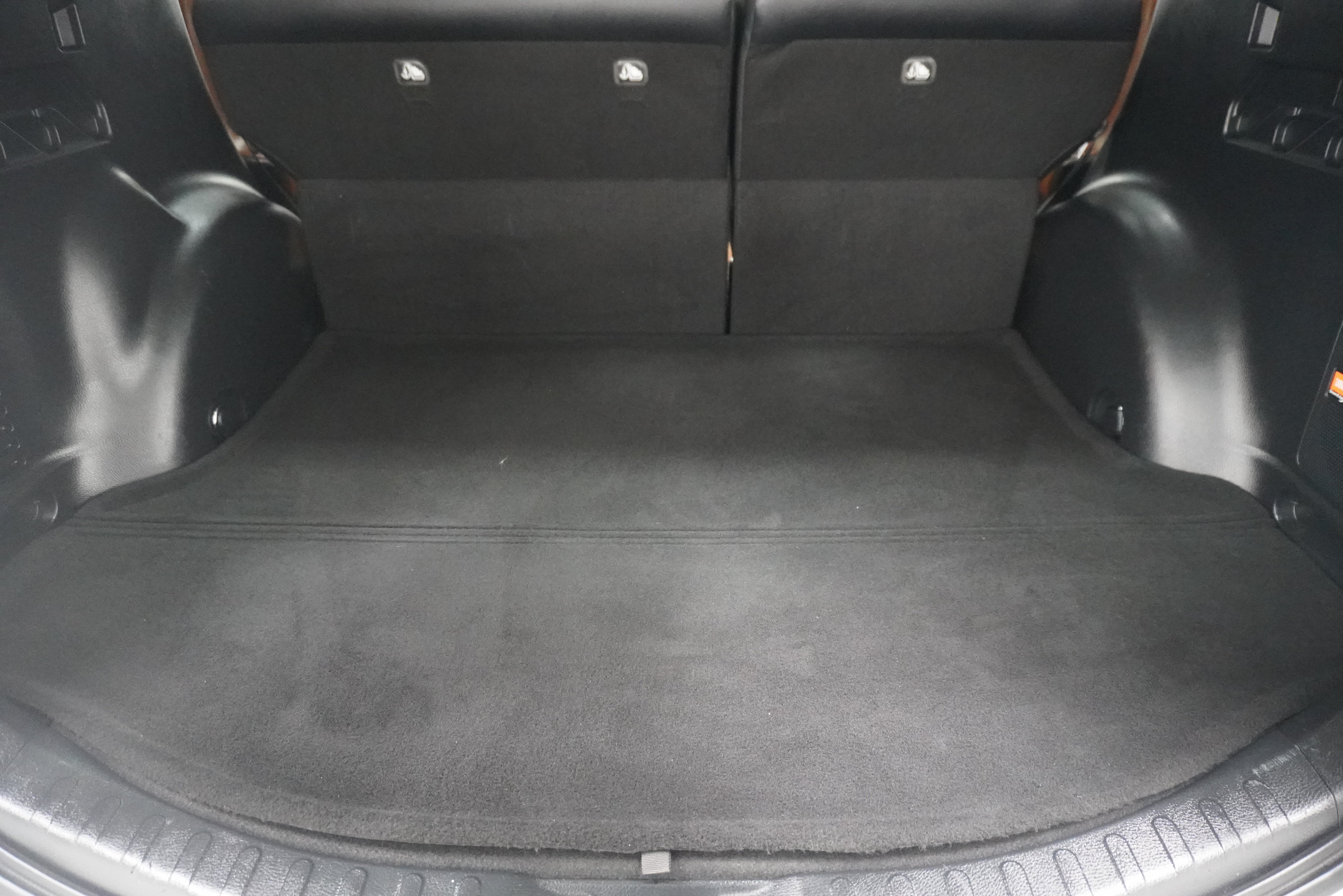 Used 2018 Toyota RAV4 Limited FWD image 28