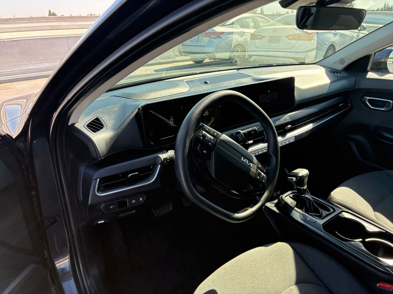 Used 2025 Nissan Altima 2.5 SV FWD image 33