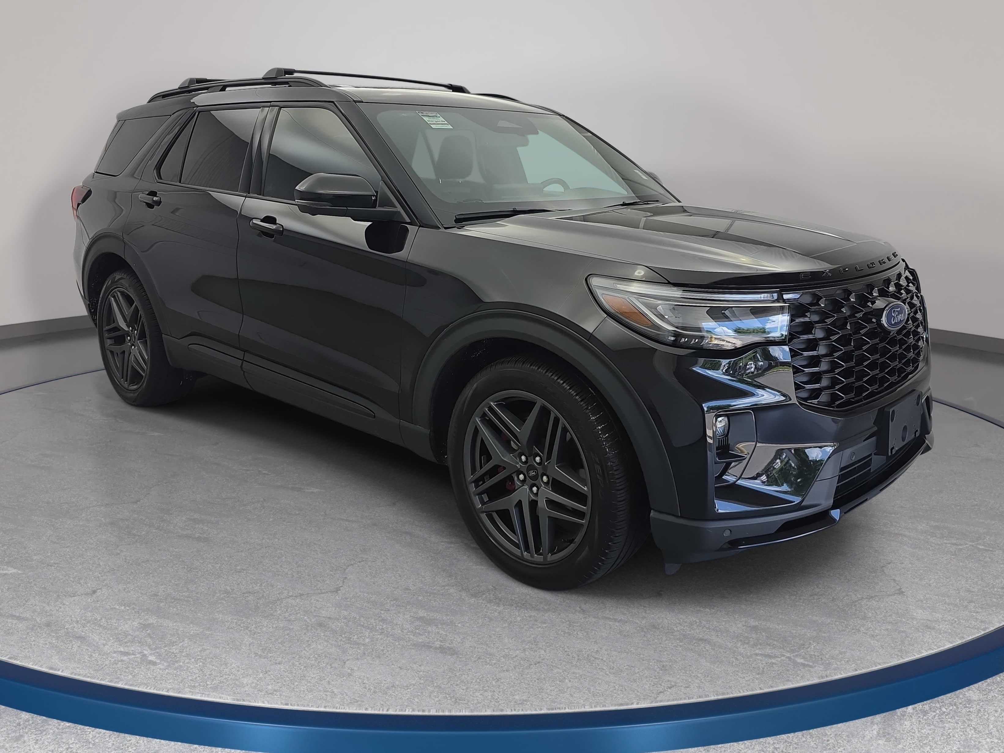 Used 2025 Ford Explorer ST AWD/4WD image 3