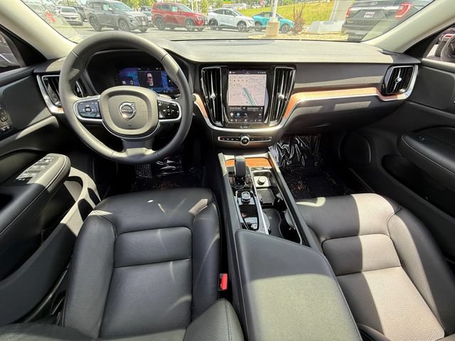Used 2025 Volvo S60 B5 Plus AWD/4WD image 7