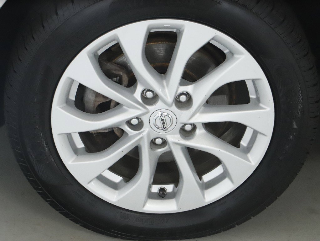 Certified 2019 Nissan Sentra SV FWD image 35
