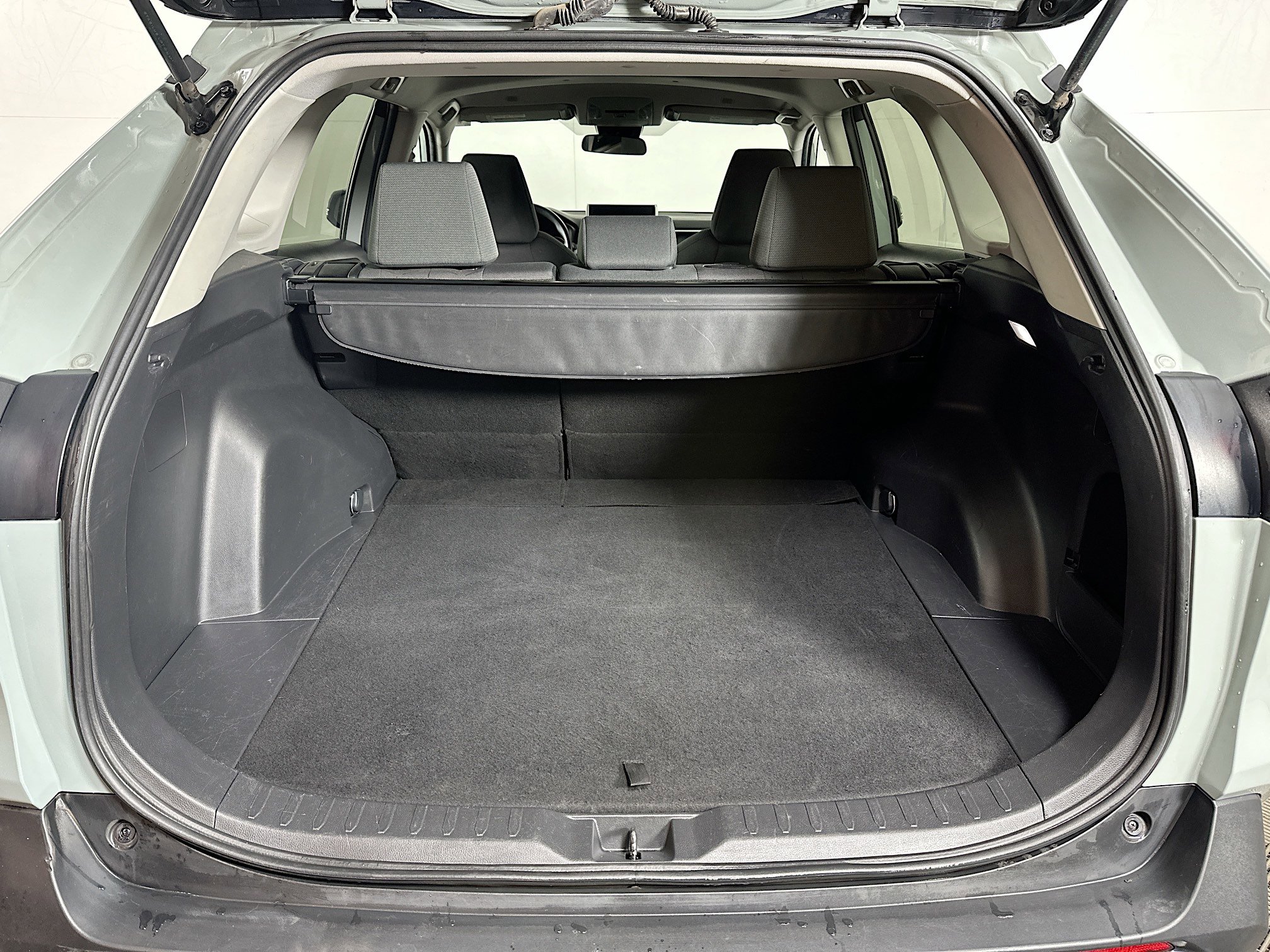 Used 2023 Toyota RAV4 XLE image 23