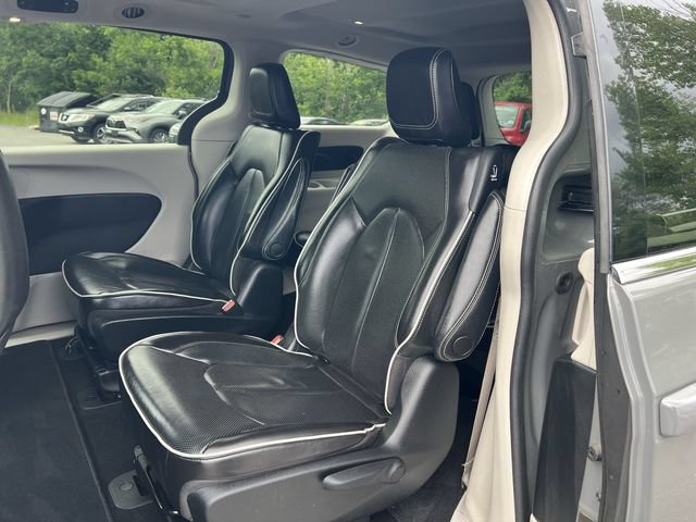 Used 2022 Chrysler Pacifica Limited FWD image 25
